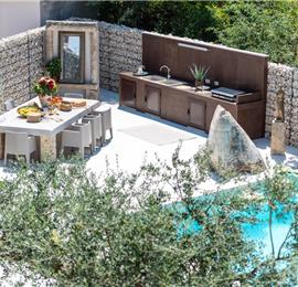 4 bedroom villa with indoor and outdoor pools in Galižana, Istria, sleeps up to 8